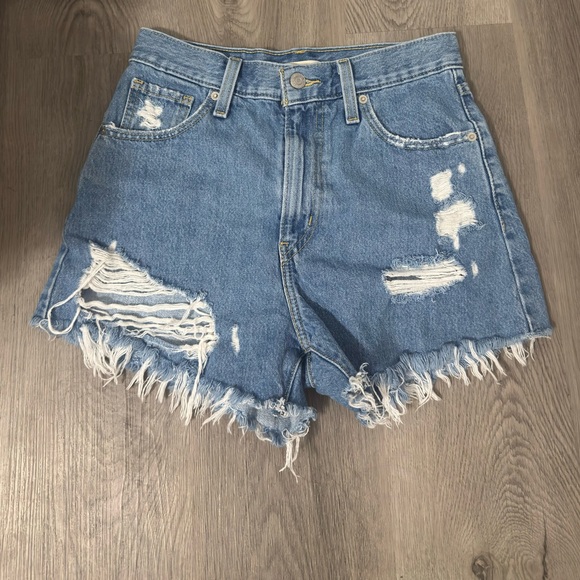 Levi's Pants - Levi’s High Waisted Mom Shorts